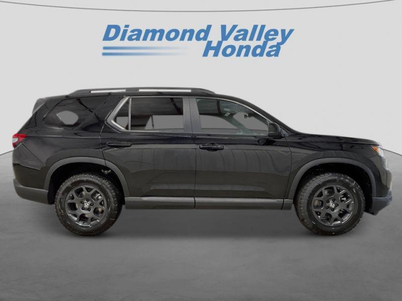 new 2025 Honda Pilot car, priced at $48,301