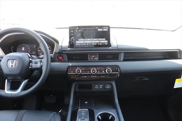 new 2025 Honda Pilot car, priced at $49,157