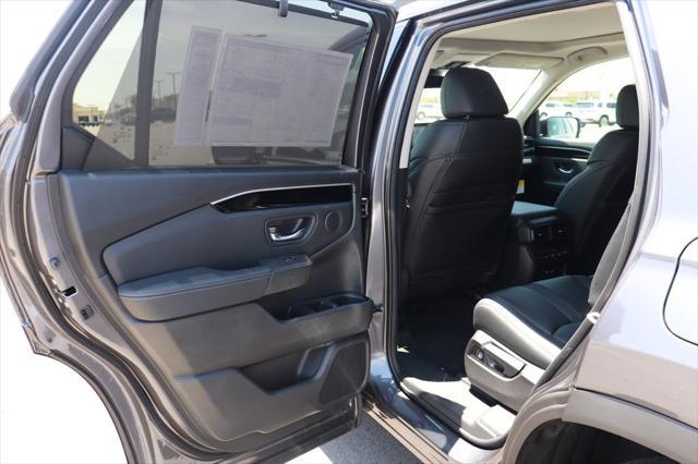new 2025 Honda Pilot car, priced at $49,157