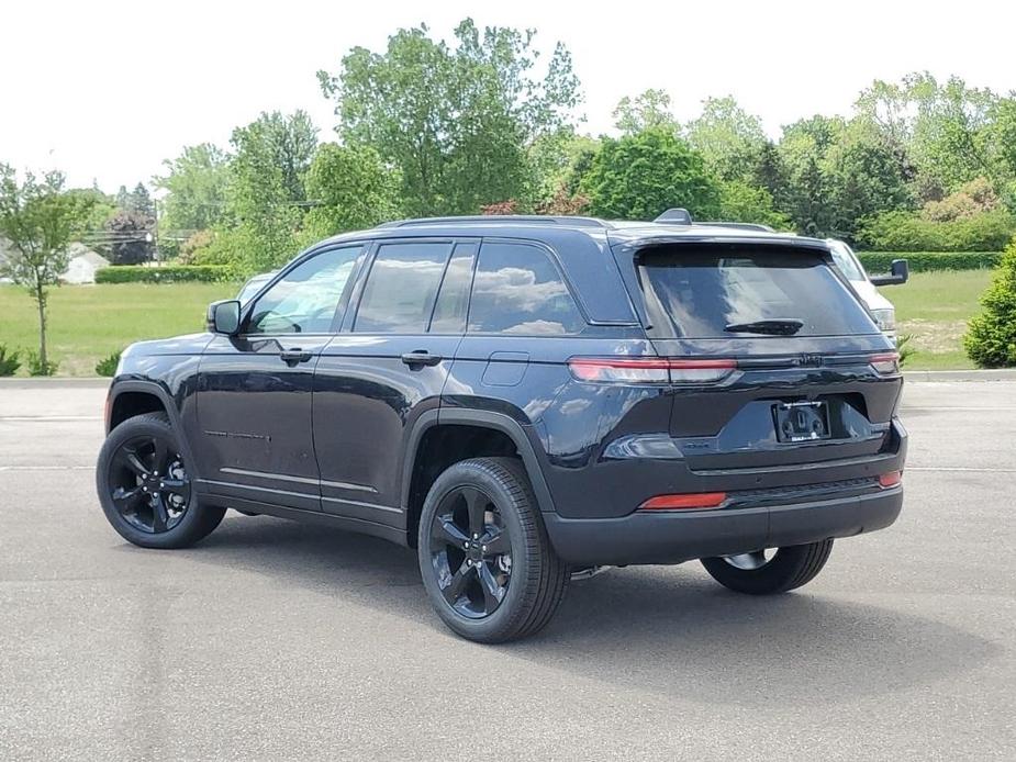 new 2024 Jeep Grand Cherokee car, priced at $49,642