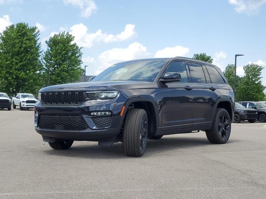 new 2024 Jeep Grand Cherokee car, priced at $49,642