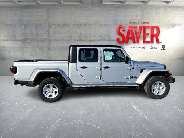 new 2022 Jeep Gladiator car, priced at $41,587