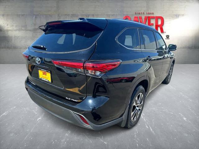 used 2021 Toyota Highlander car, priced at $36,528