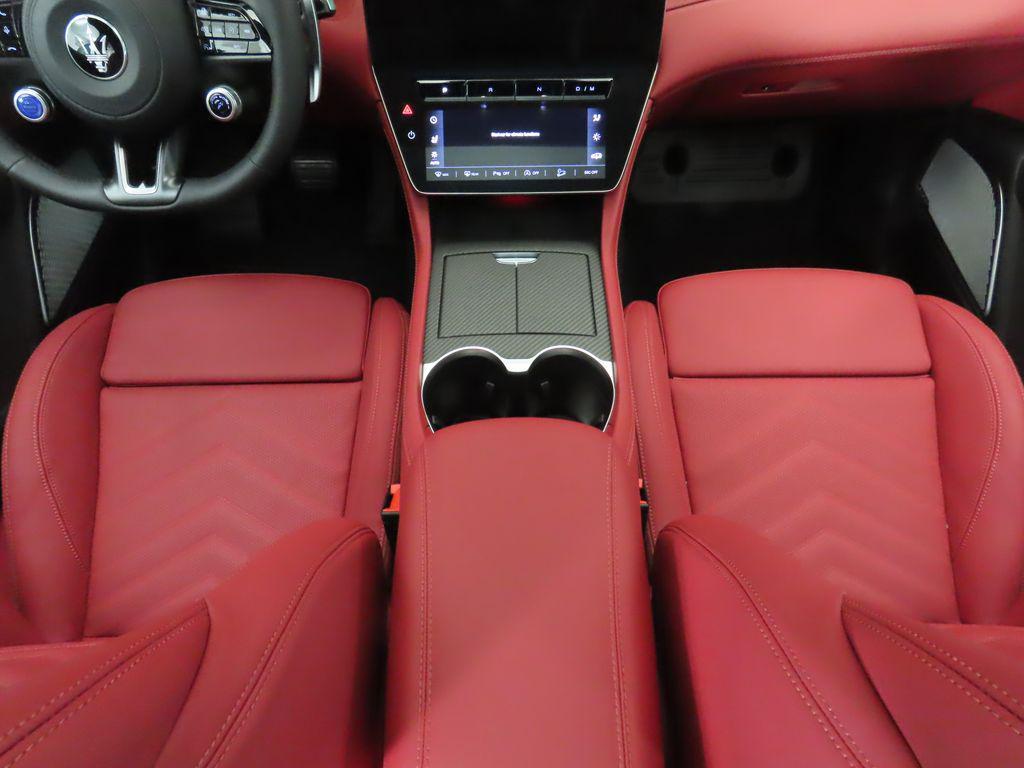 new 2025 Maserati Grecale car