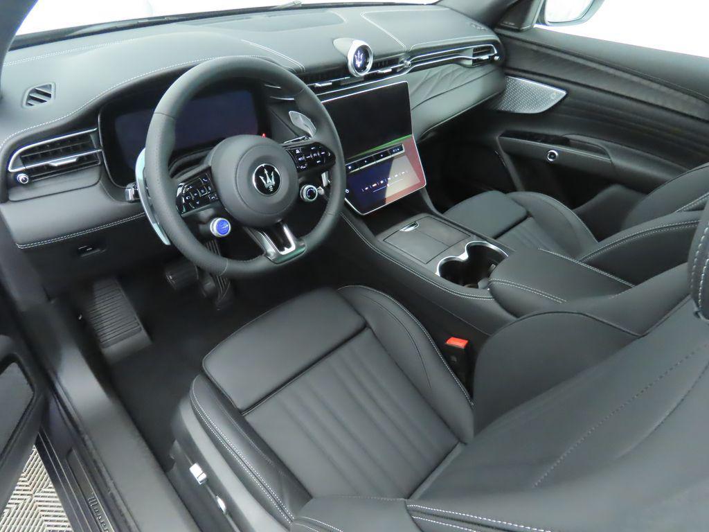 new 2025 Maserati Grecale car, priced at $86,105