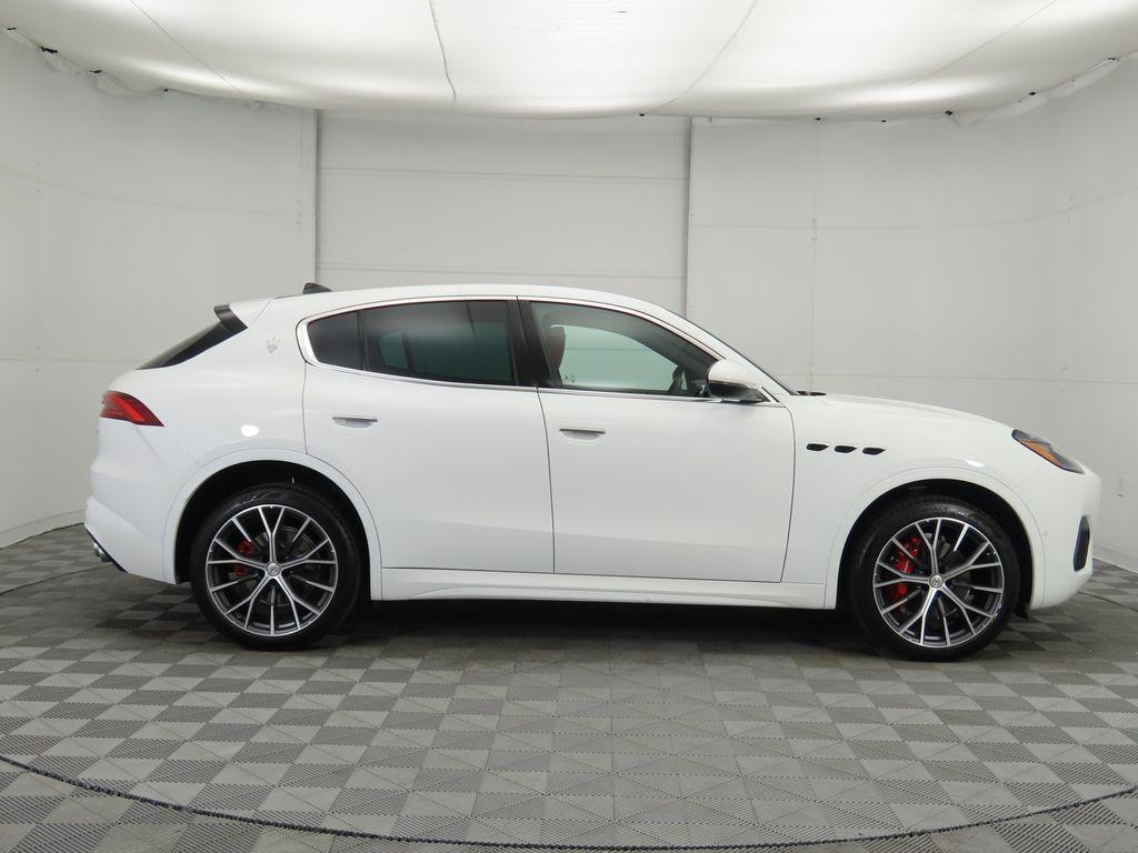 new 2025 Maserati Grecale car, priced at $95,805