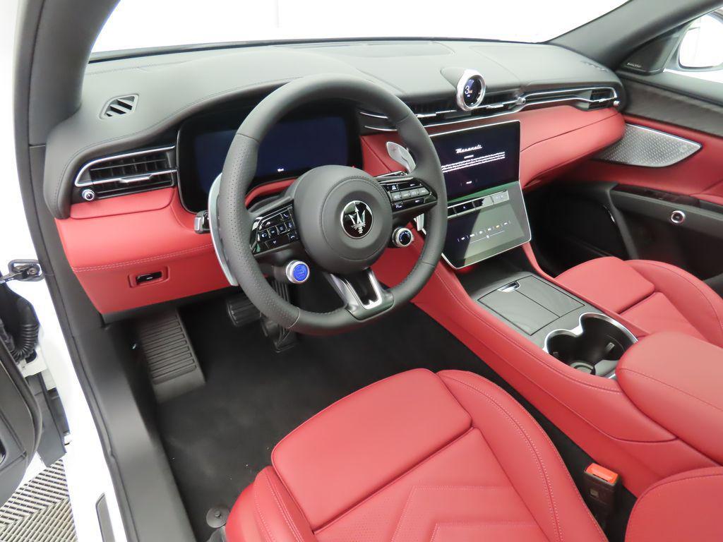 new 2025 Maserati Grecale car, priced at $95,805