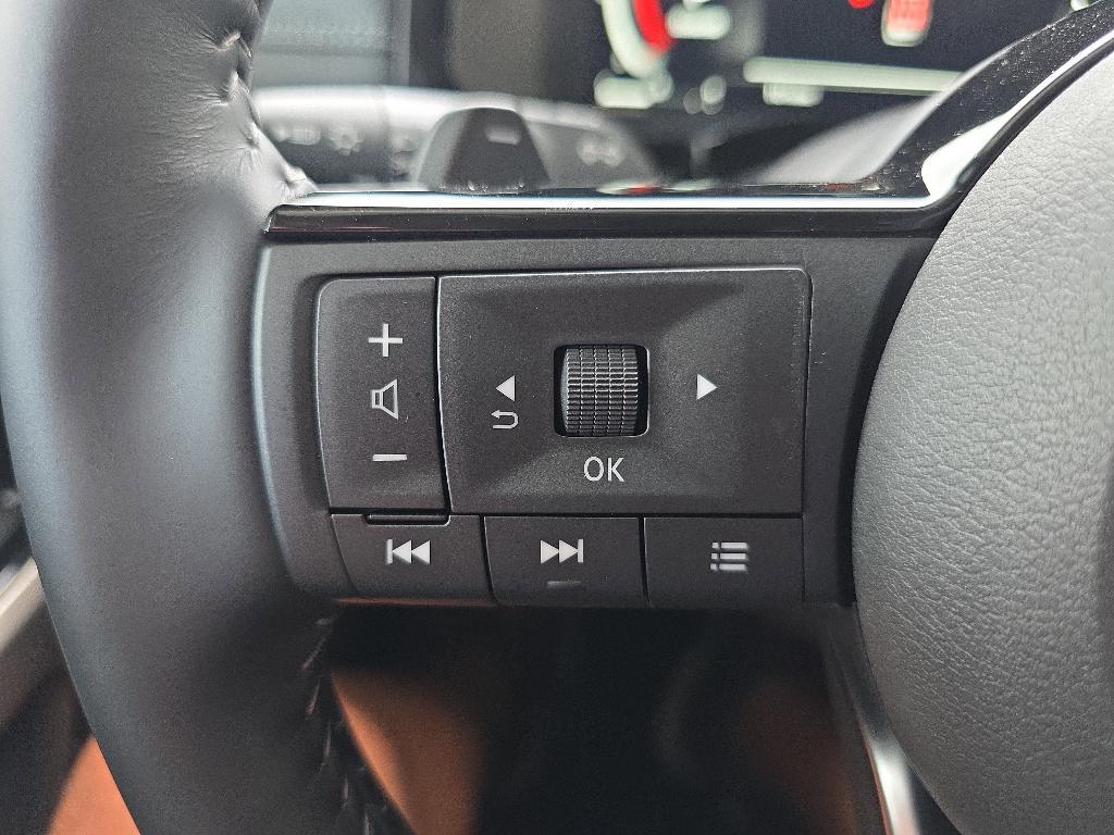 new 2025 Nissan Pathfinder car, priced at $40,962