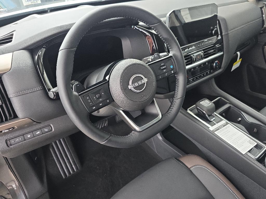 new 2025 Nissan Pathfinder car, priced at $40,962