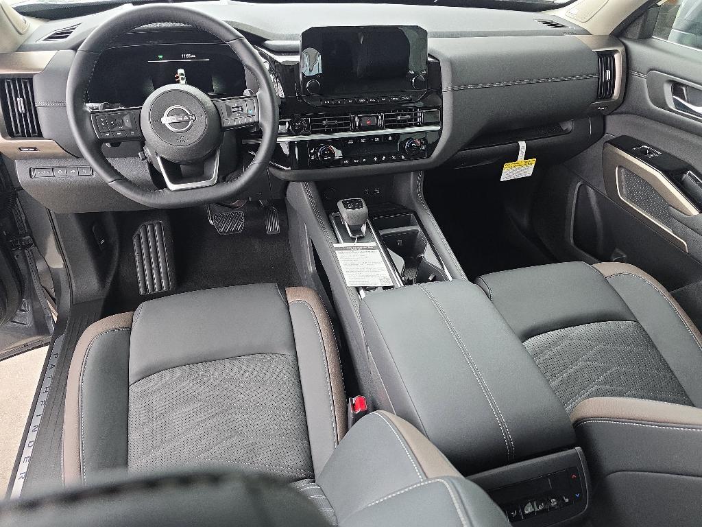 new 2025 Nissan Pathfinder car, priced at $40,962