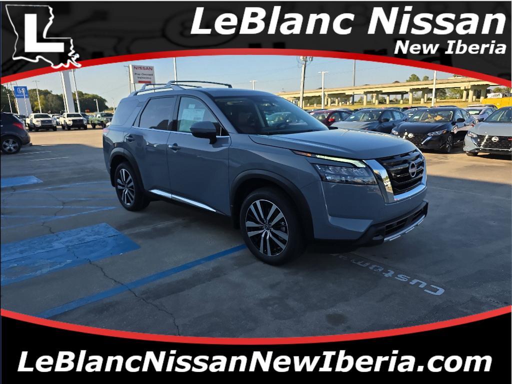 new 2025 Nissan Pathfinder car, priced at $43,674