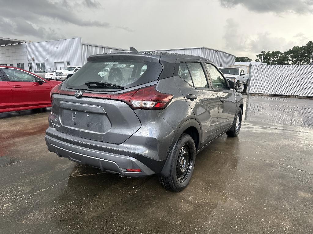 new 2025 Nissan Kicks Play car, priced at $22,850