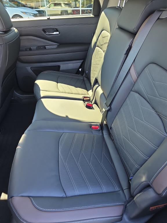 new 2025 Nissan Pathfinder car, priced at $42,256