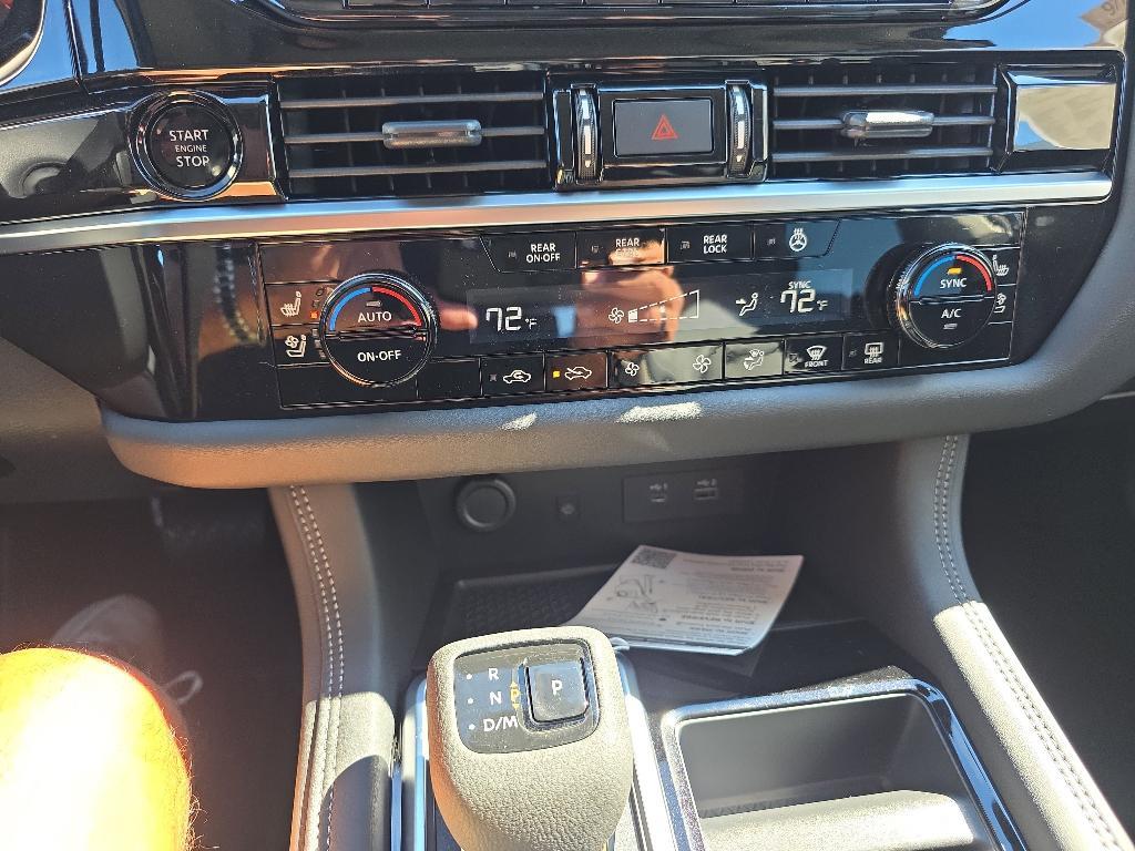 new 2025 Nissan Pathfinder car, priced at $42,256