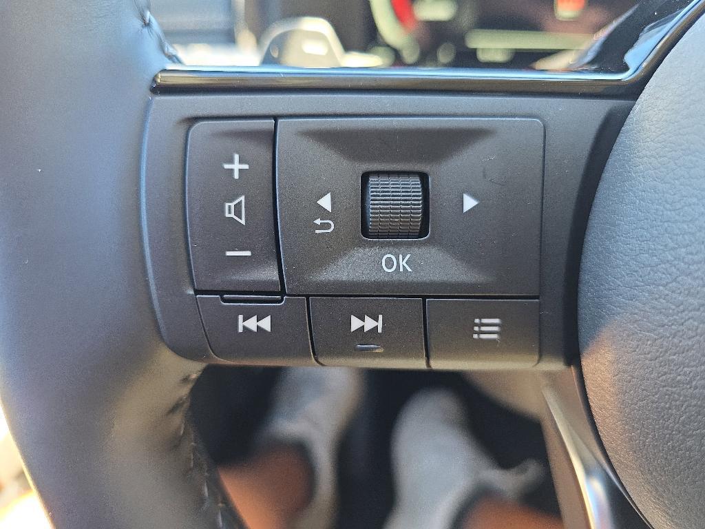 new 2025 Nissan Pathfinder car, priced at $42,256