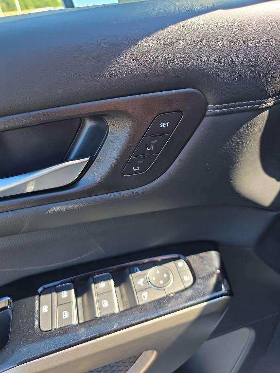 new 2025 Nissan Pathfinder car, priced at $42,256