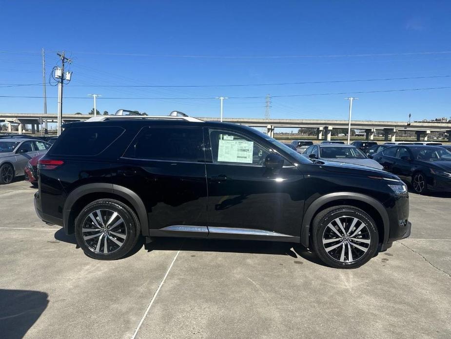 new 2024 Nissan Pathfinder car, priced at $44,210