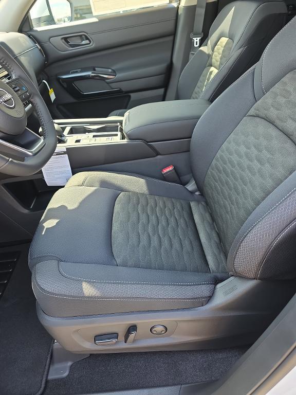 new 2025 Nissan Pathfinder car, priced at $33,311