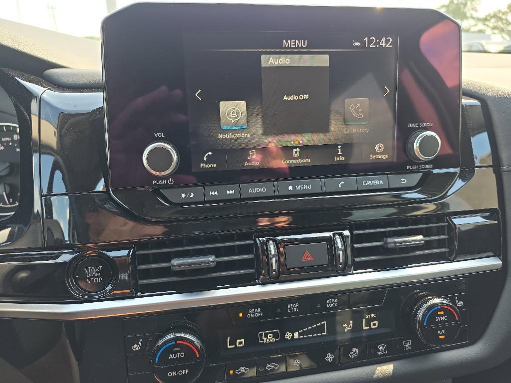 new 2025 Nissan Pathfinder car, priced at $33,311