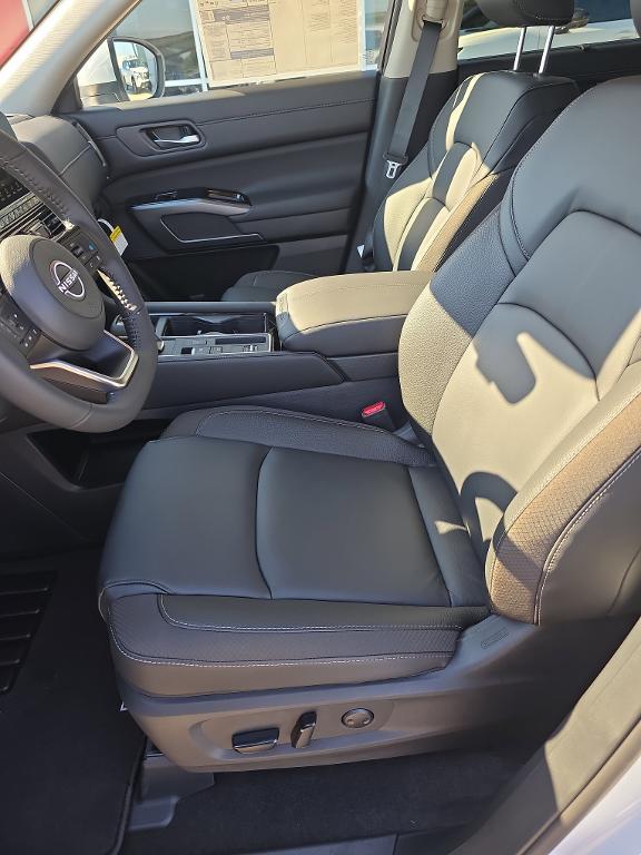 new 2025 Nissan Pathfinder car, priced at $35,456