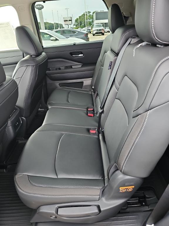 new 2025 Nissan Pathfinder car, priced at $37,930
