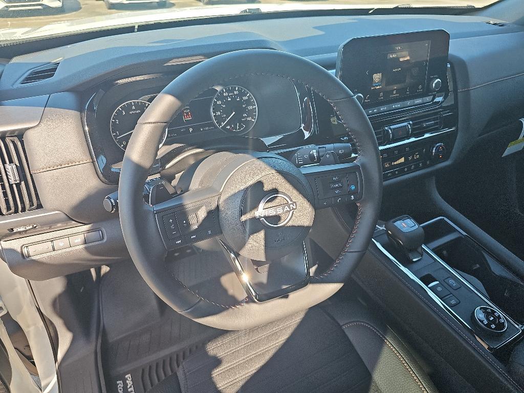 new 2025 Nissan Pathfinder car, priced at $37,352