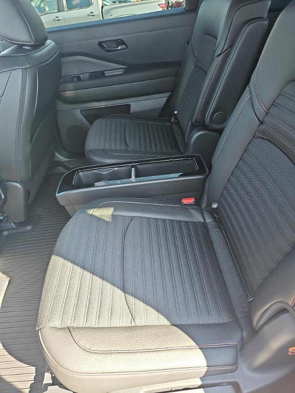 new 2025 Nissan Pathfinder car, priced at $37,352