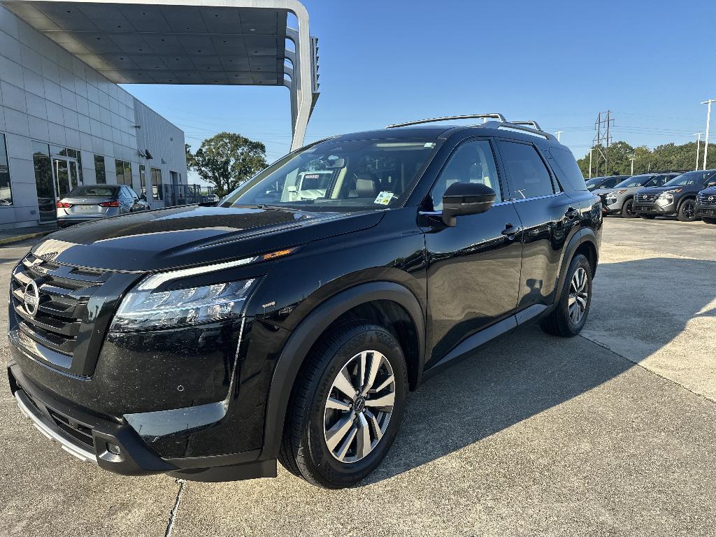 used 2023 Nissan Pathfinder car, priced at $26,899