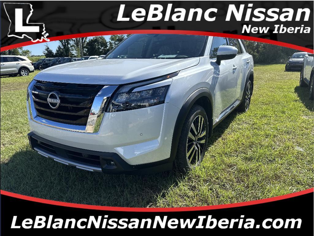 new 2025 Nissan Pathfinder car, priced at $42,622