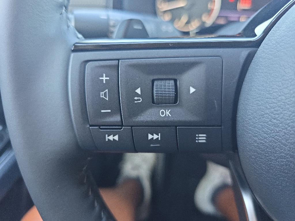 new 2025 Nissan Pathfinder car, priced at $35,452