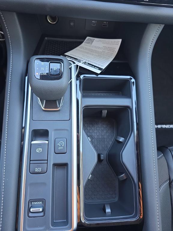 new 2025 Nissan Pathfinder car, priced at $35,452