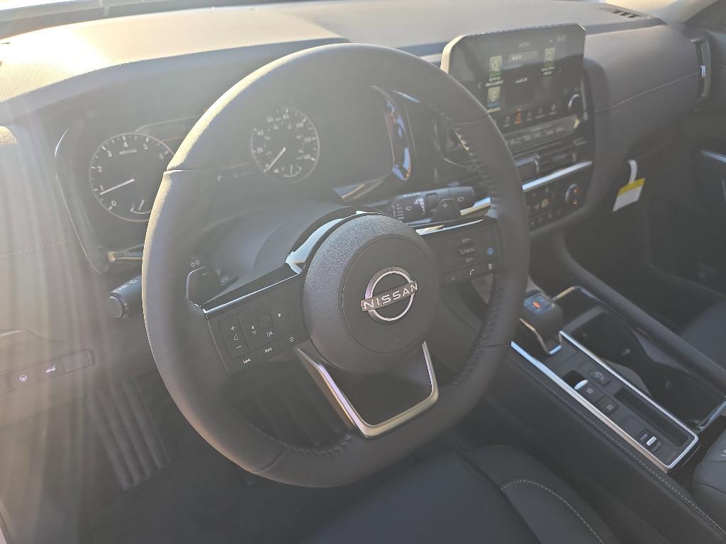 new 2025 Nissan Pathfinder car, priced at $35,452