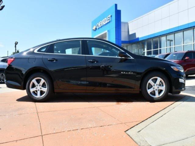 new 2025 Chevrolet Malibu car, priced at $26,995