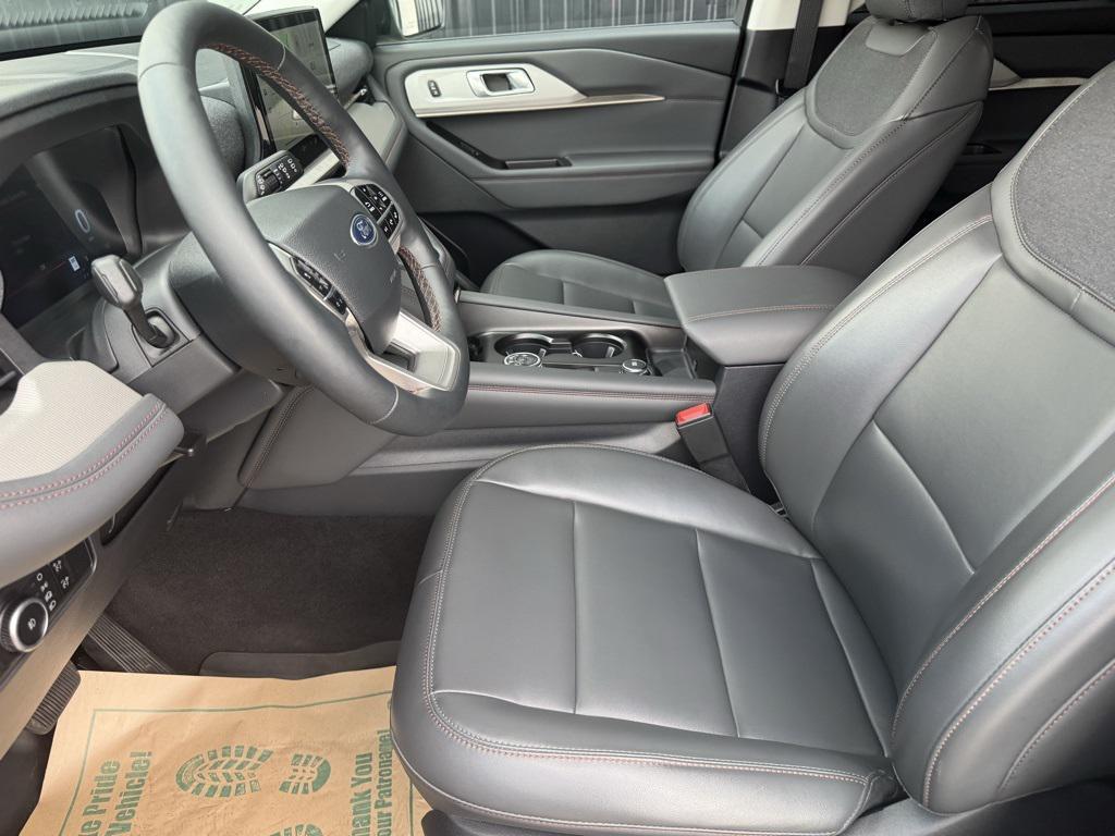 used 2025 Ford Explorer car, priced at $40,979
