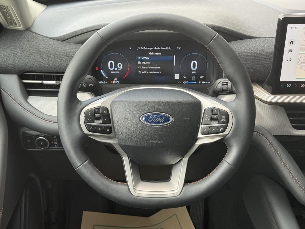 used 2025 Ford Explorer car, priced at $40,979