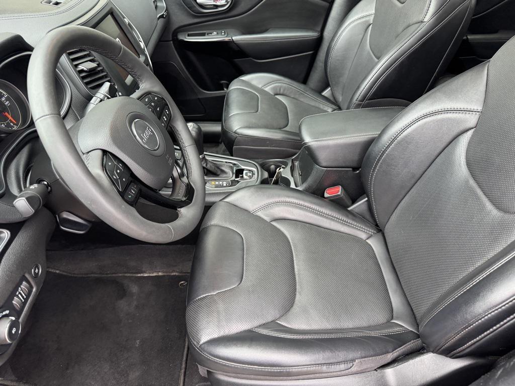 used 2023 Jeep Cherokee car, priced at $23,979