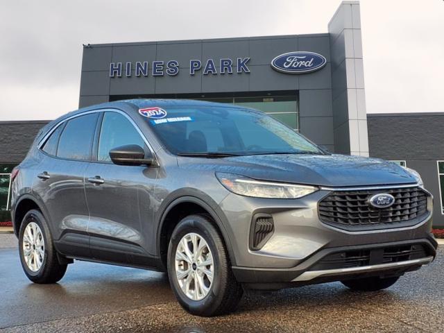 used 2024 Ford Escape car, priced at $27,995