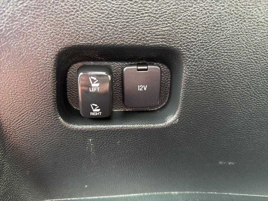 used 2018 Ford Edge car, priced at $13,900