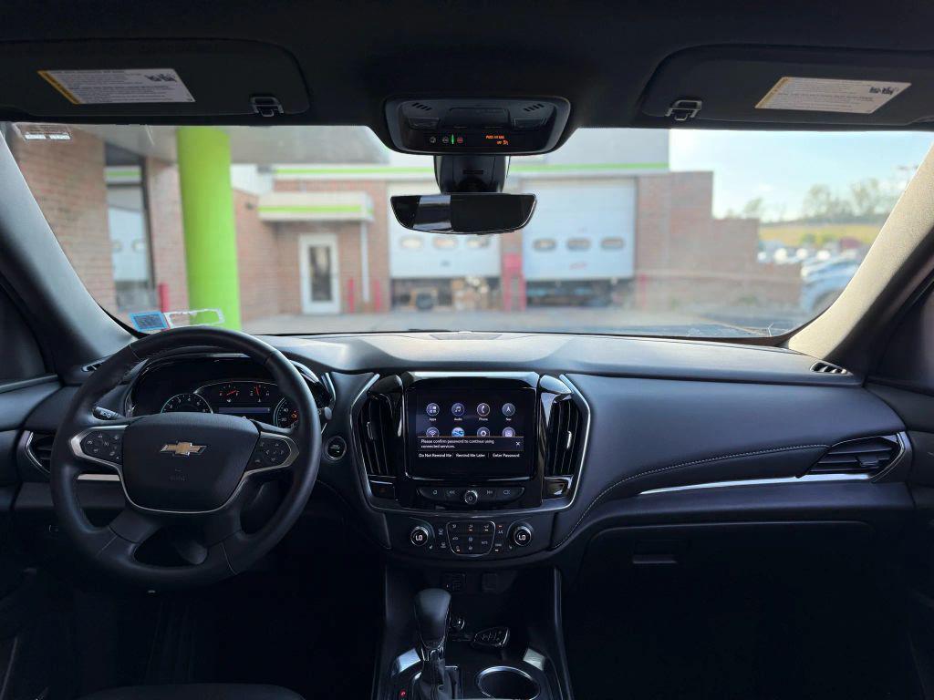 used 2023 Chevrolet Traverse car, priced at $27,999