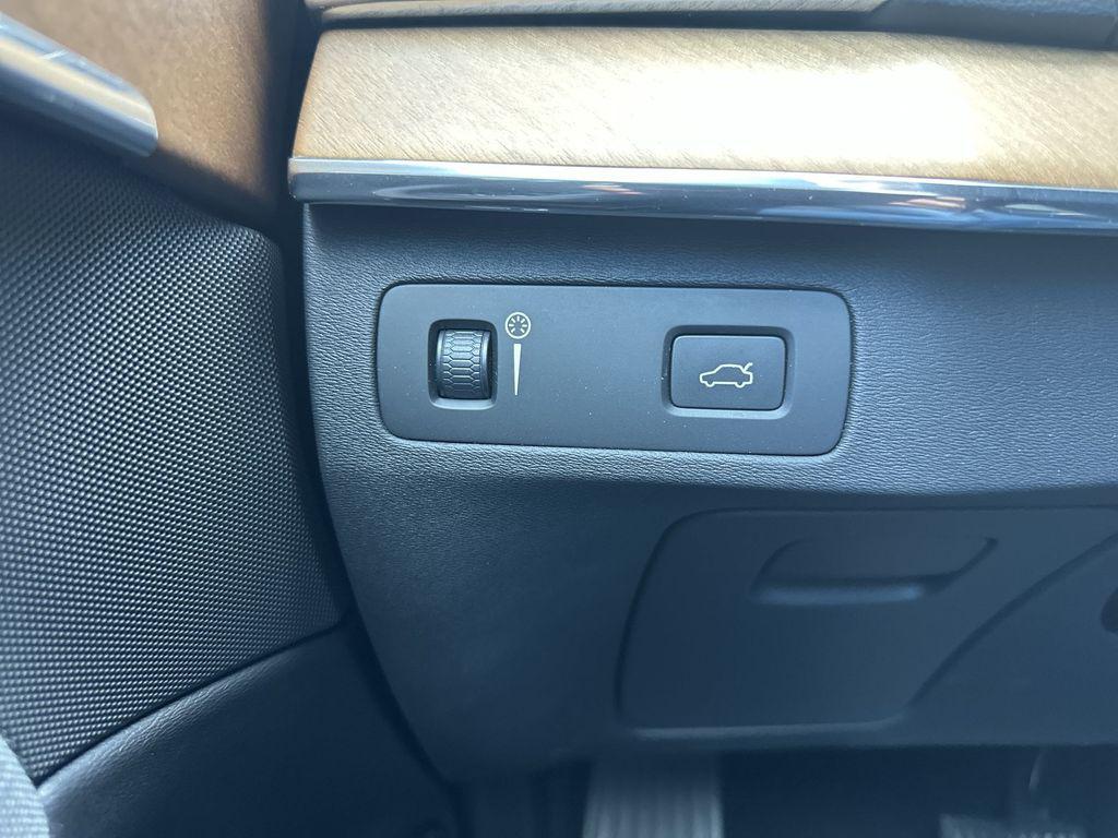 used 2020 Volvo XC90 car, priced at $31,250