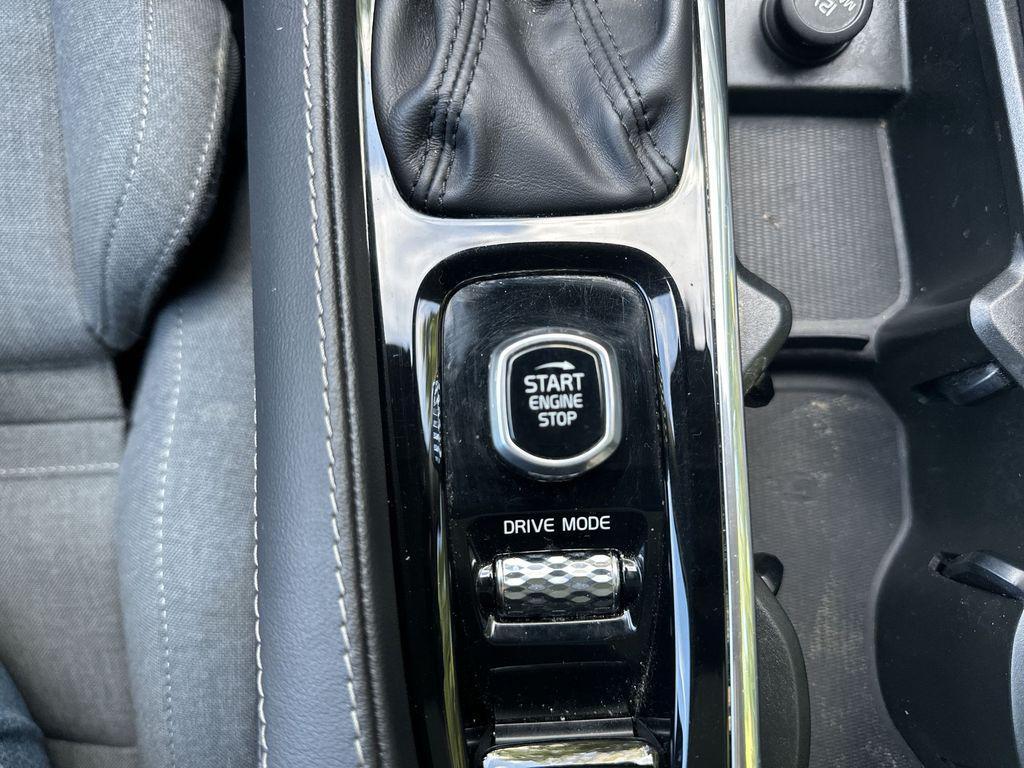 used 2020 Volvo XC90 car, priced at $31,250
