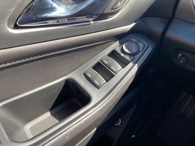 used 2023 Chevrolet Traverse car, priced at $29,812