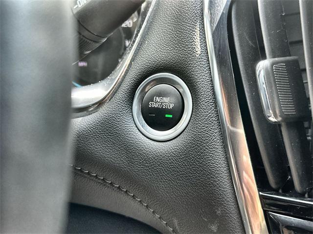 used 2023 Chevrolet Traverse car, priced at $32,999