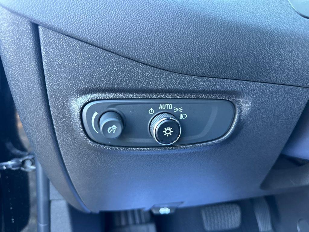 used 2023 Chevrolet Equinox car, priced at $23,456