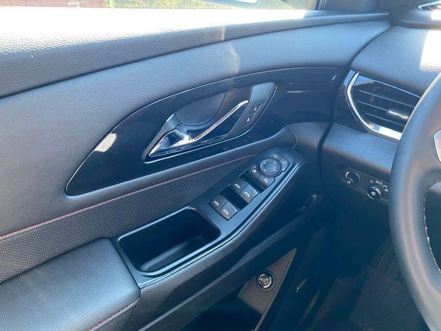 used 2023 Chevrolet Traverse car, priced at $33,999