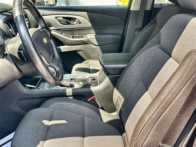 used 2021 Chevrolet Traverse car, priced at $29,300