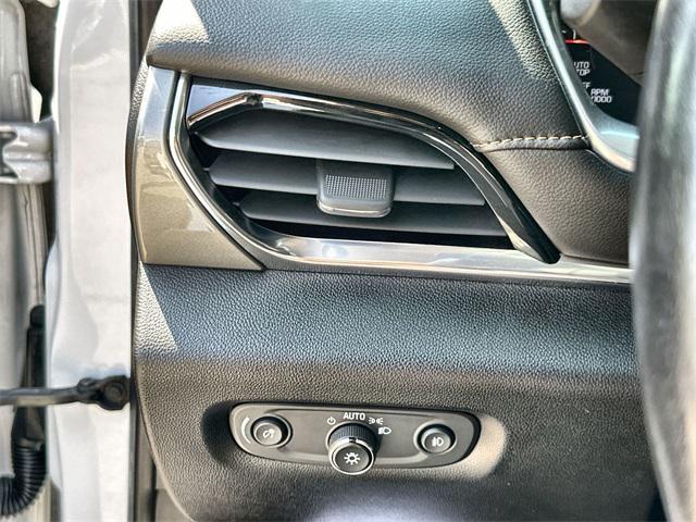 used 2021 Chevrolet Traverse car, priced at $29,300