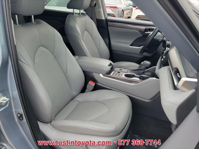 used 2023 Toyota Highlander car, priced at $41,500