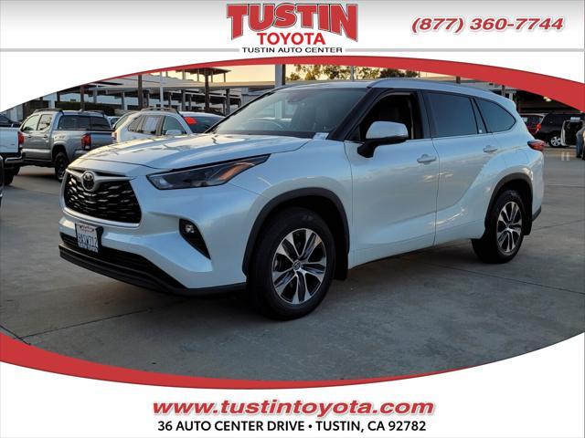 used 2022 Toyota Highlander car, priced at $36,997