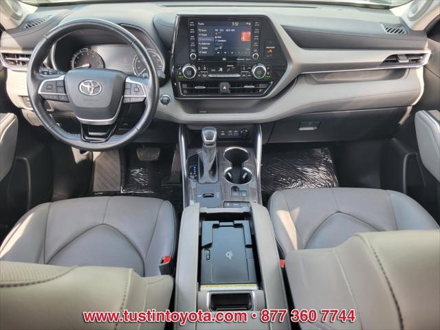 used 2022 Toyota Highlander car, priced at $38,288